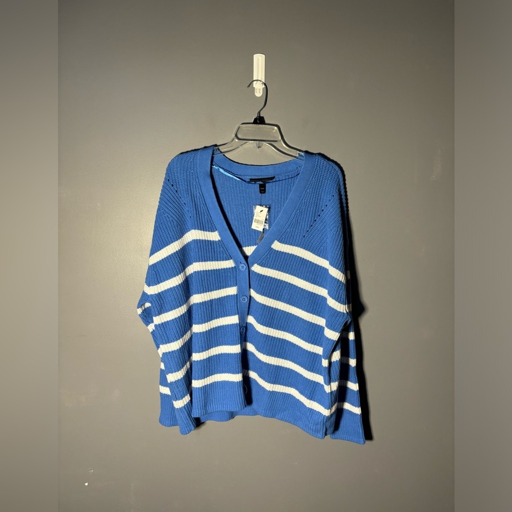 Lane Bryant Classic Button-Front Cropped Cardigan Size 22/24 - Picture 2 of 6